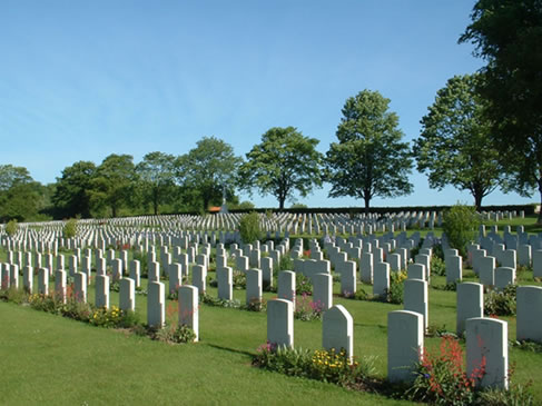 Hanover War Cemetery graves markers